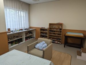 児童家庭支援センター 箱庭療法室